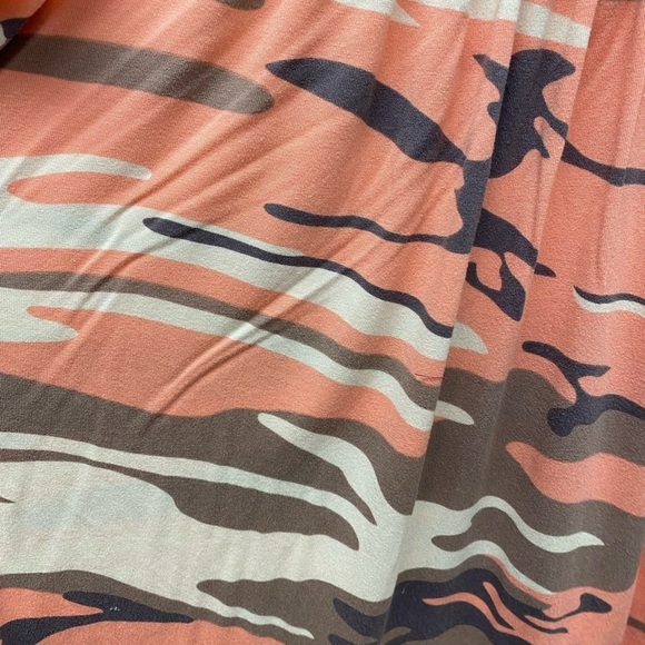 4 for $25 💛 Anydeer Pink / Cream Camo Print Sleeveless Top Size 4x - Picture 4 of 6